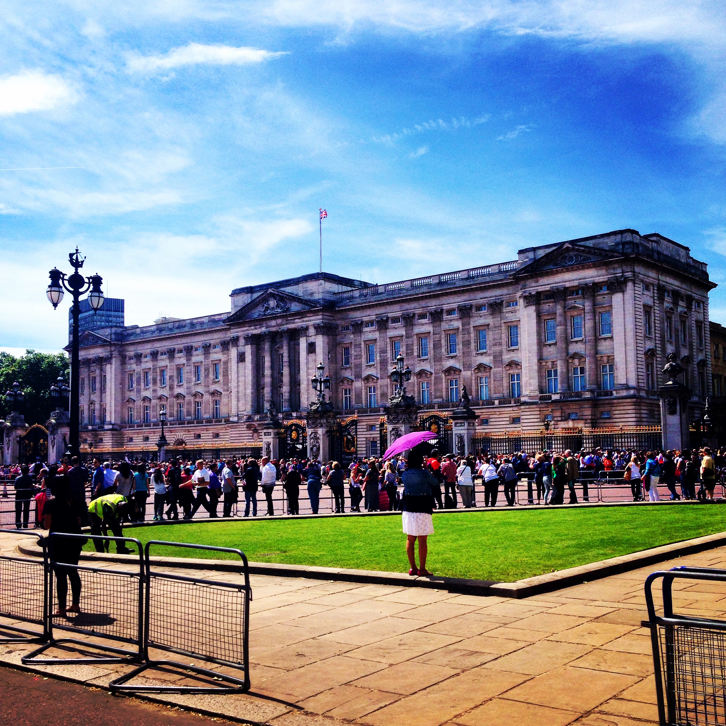"You can call me Queen Bee #london #100happydays 30/100 at Buckingham Palace"